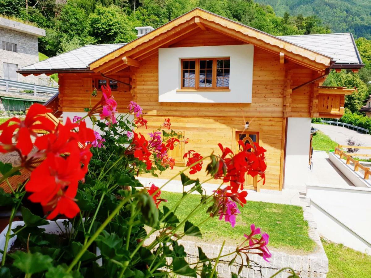 Villa Casa Vacanza In Tipico Chalet Di Montagna à Varzo Extérieur photo