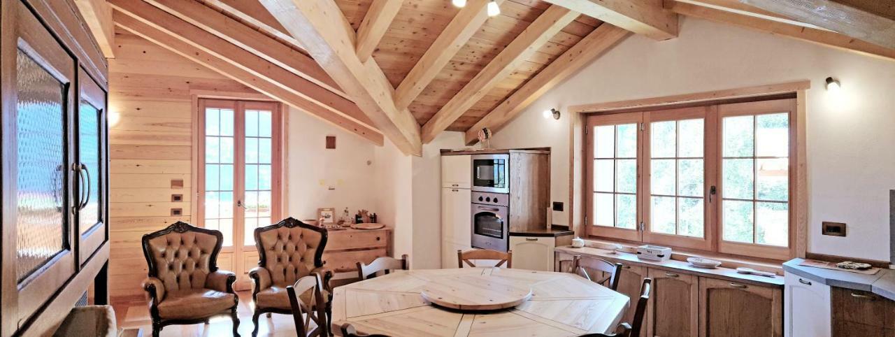 Villa Casa Vacanza In Tipico Chalet Di Montagna à Varzo Extérieur photo