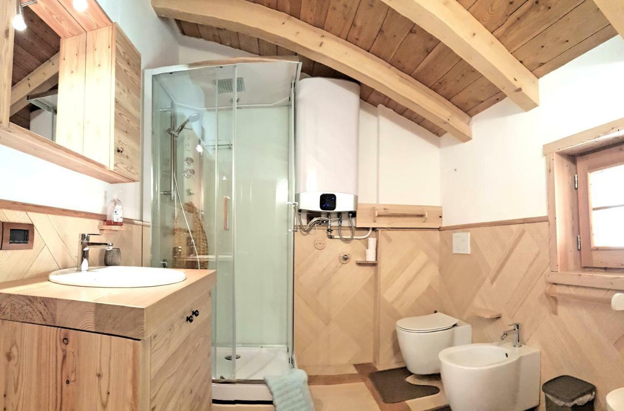 Villa Casa Vacanza In Tipico Chalet Di Montagna à Varzo Extérieur photo
