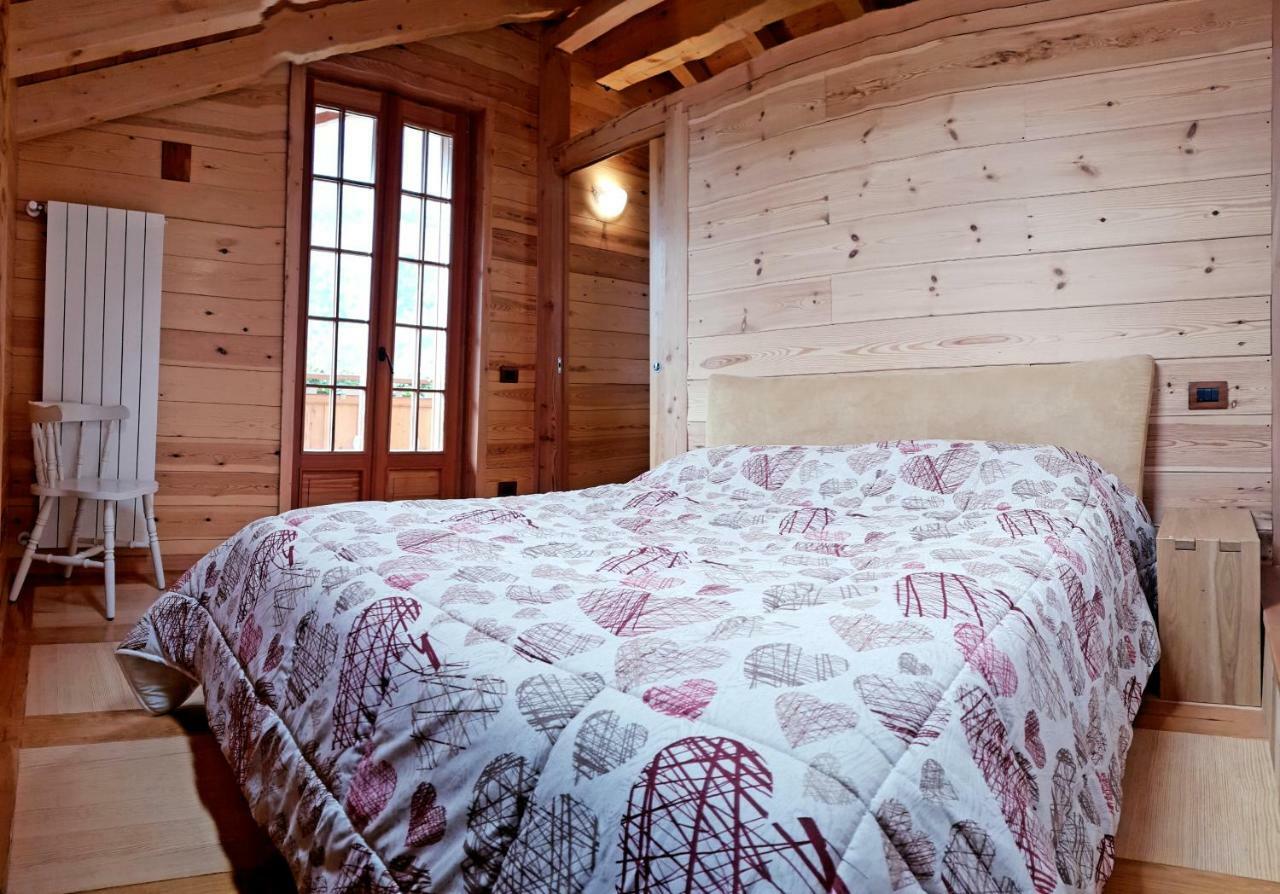Villa Casa Vacanza In Tipico Chalet Di Montagna à Varzo Extérieur photo